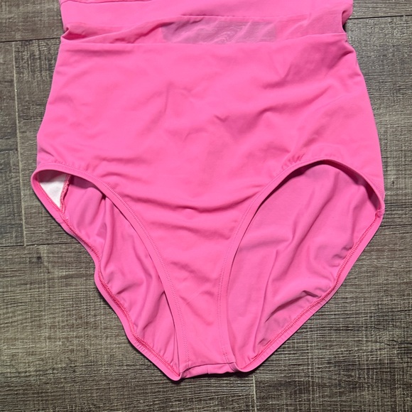 Nike Pink Swimsuit - Picture 4 of 9